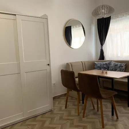 Viki Apartmanhaz アパート Dorog