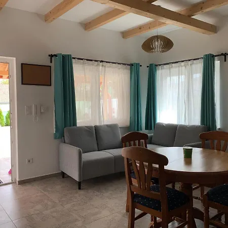 Apartment Viki Apartmanhaz *